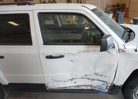 2016 Jeep Patriot Sport из США, поврежденный, VIN 1C4NJPBA2GD529003